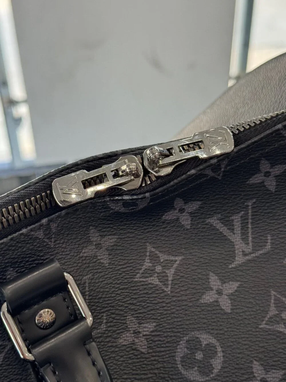 Louis Vuitton M40605 Keepall Bandoulière 55 Black Duffle Bag